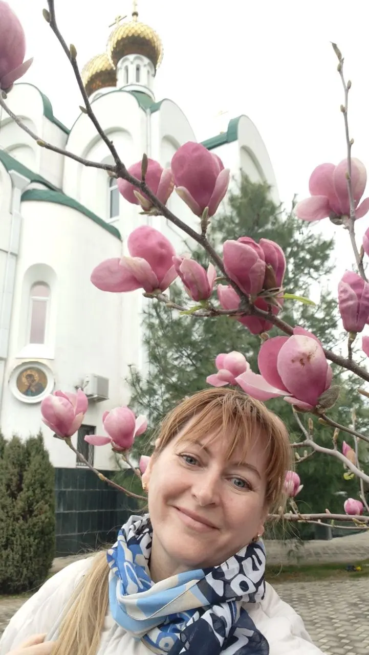Краснодар утопает в цветах.
Да что уж там Краснодар, даже дома у меня три букета , вот такая роскошь и изобилие у нас на Югах☀️🌈💐 | Сетка — социальная сеть от hh.ru