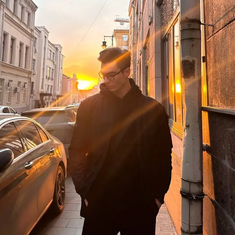 Али Каримов | Сетка — социальная сеть от hh.ru
