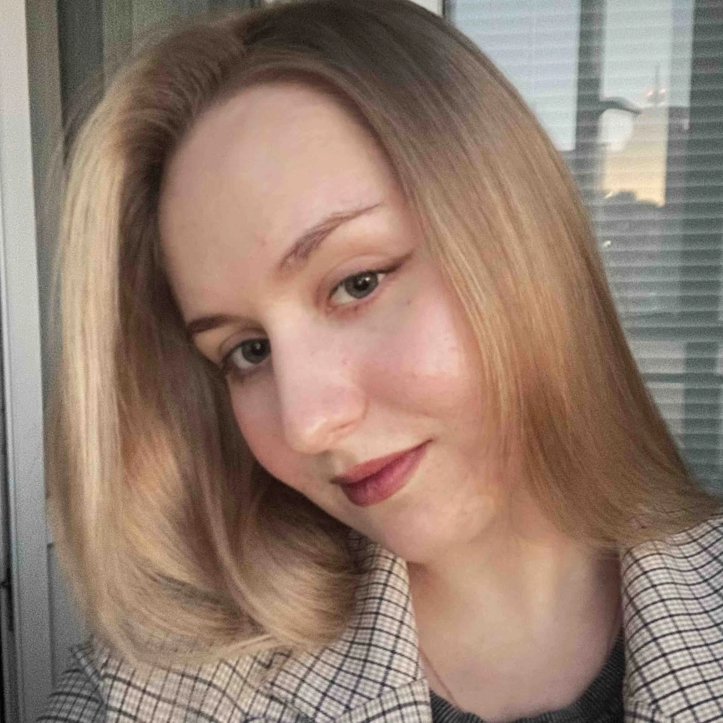 Елизавета Захарова | Сетка — социальная сеть от hh.ru