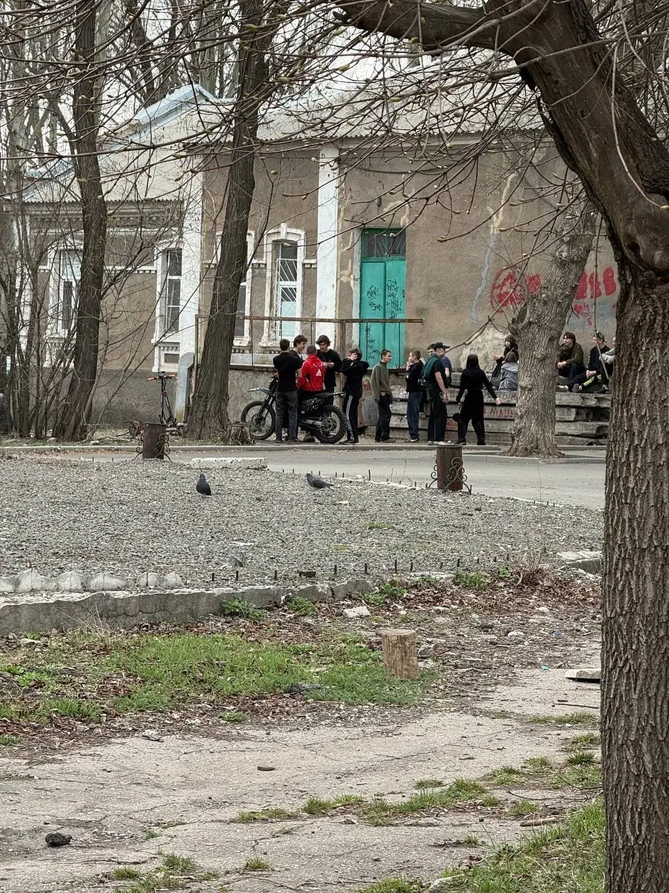 В принципе,по моему им и без интернета нормально....
Вырубай | Сетка — социальная сеть от hh.ru