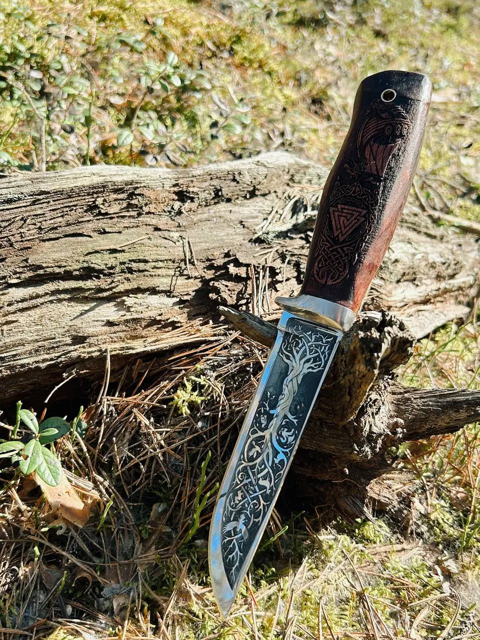 Давненько у нас не было ножей 🔪
Нож «Древо рода». Название буквально прорастает корнями в самое важное: в память, в силу поколений, в связь, которую невозможно разорвать временем | Сетка — социальная сеть от hh.ru