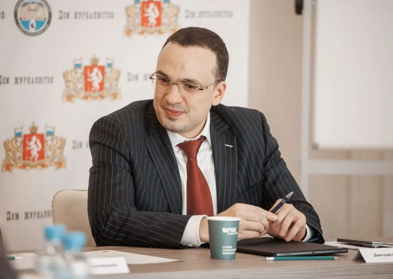 👌 Материал по итогам круглого стола в рамках пятого "РБК Бизнес-дня"
Падающий спрос заставляет российские компании менять стратегию – искать новые направления бизнеса и рынки сбыта | Сетка — социальная сеть от hh.ru