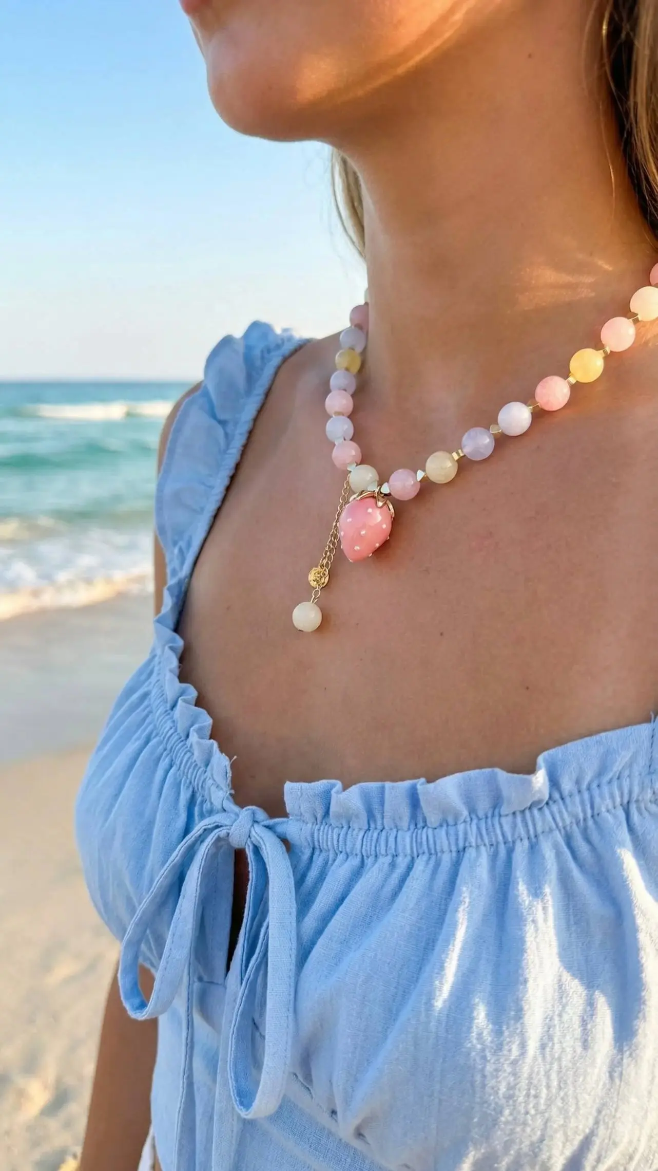 Какое прекрасное сочетание: море🌊 девушка👩 и колье от SVOYA🕊️ | Сетка — социальная сеть от hh.ru