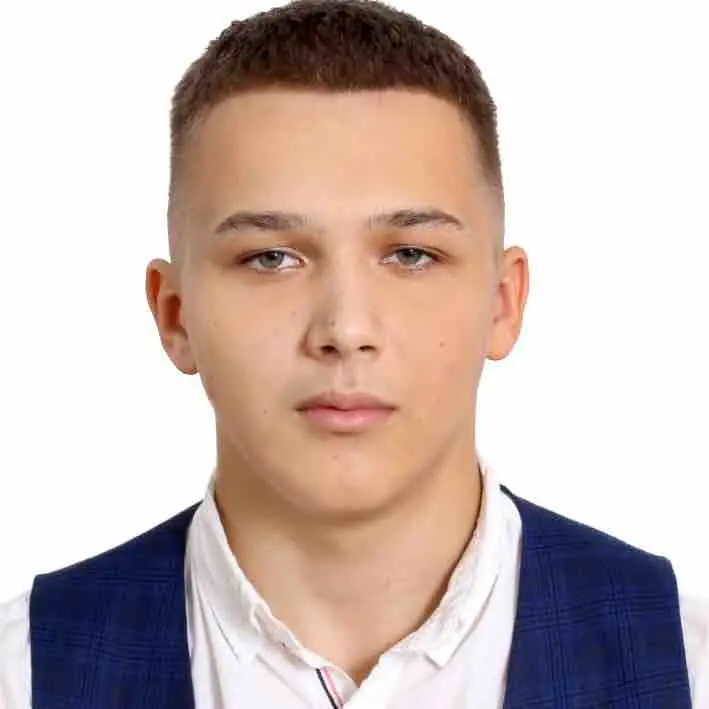 Адель Лапшин