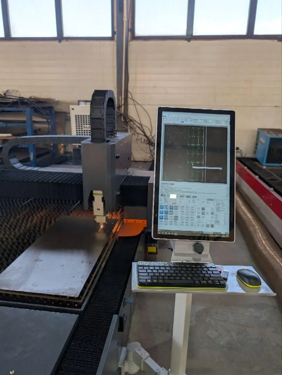 В последнее время мы все активно спрашиваем друг у друга рекомендации по партнерам на различные задачи | Сетка — социальная сеть от hh.ru