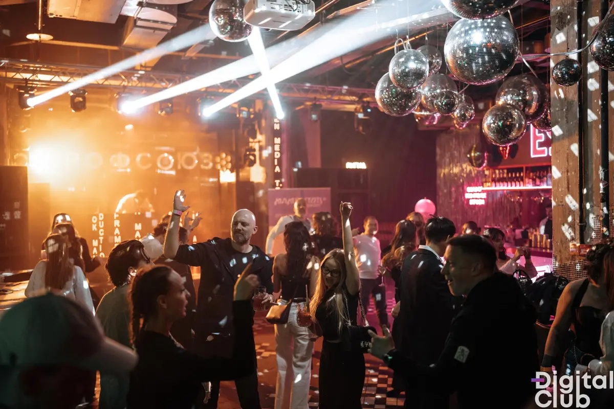 Ну что, рассказываю как прошла вечеринка наших добрых друзей DC Club
Пришли 840 человек! я до сих пор в лёгком шоке, если честно | Сетка — социальная сеть от hh.ru