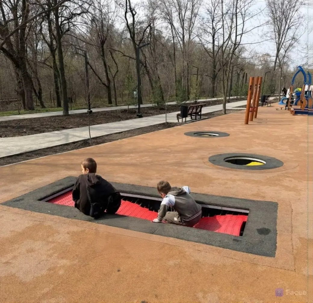 Сломали батуты в парке "Энергетиков" в Будённовском районе Донецка | Сетка — социальная сеть от hh.ru