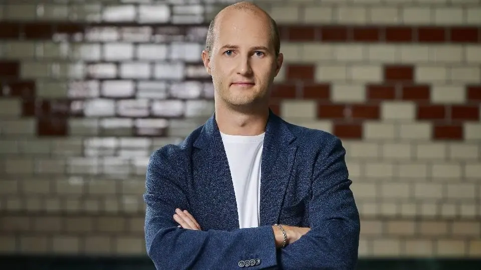 Новым техническим директором VK стал Сергей Ляджин. Он сменил на этой позиции Антона Фролова, ушедшего в «Сбер»
https://adndx.ru/3r8VS | Сетка — социальная сеть от hh.ru