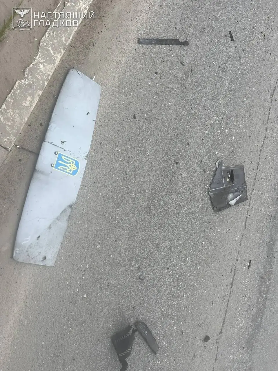 В Белгороде беспилотник взорвался на дороге, повреждены автобус и автомобиль, — губернатор
«Белгород подвергся атаке беспилотника ВСУ. Предварительно, пострадавших нет | Сетка — социальная сеть от hh.ru