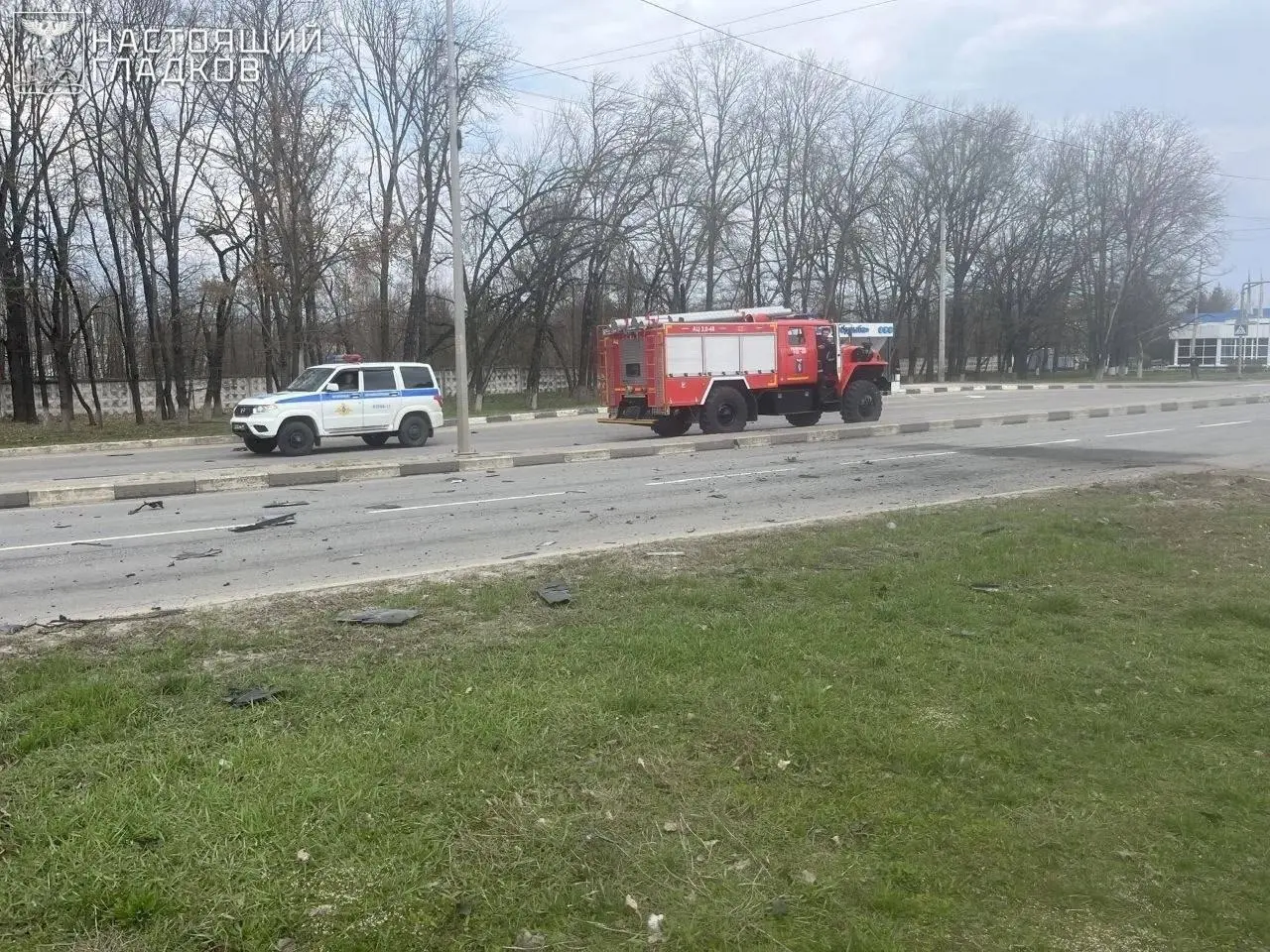 В Белгороде беспилотник взорвался на дороге, повреждены автобус и автомобиль, — губернатор
«Белгород подвергся атаке беспилотника ВСУ. Предварительно, пострадавших нет | Сетка — социальная сеть от hh.ru