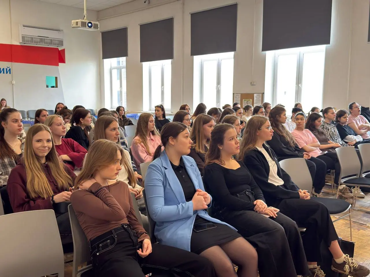 📌 Как попадать в заголовки СМИ?
🗣️ На днях я выступил с лекцией в Московском педагогическом колледже в районе Кузьминки на тему «Личный бренд и деловая репутация» | Сетка — социальная сеть от hh.ru