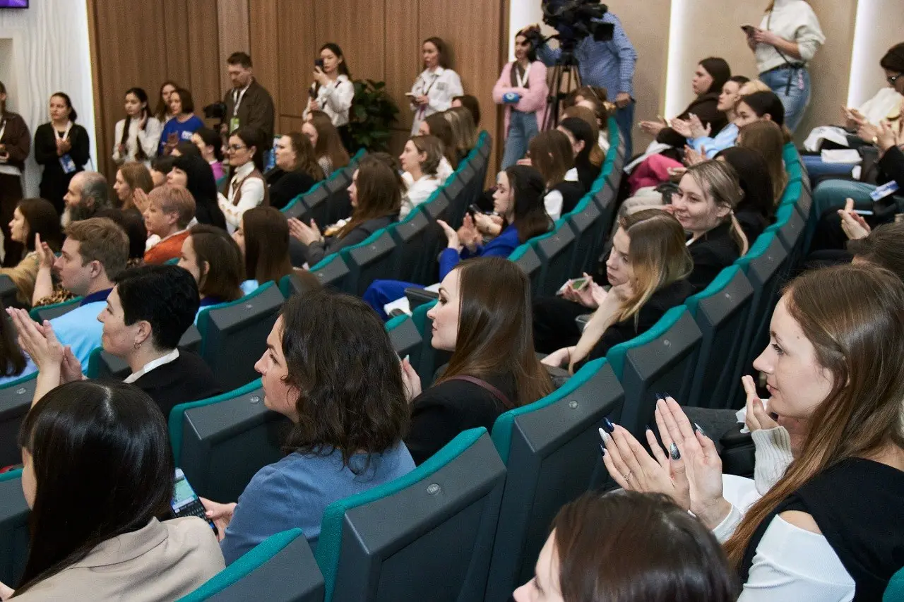 «Сибирский Гурман» поддержал амбициозную молодёжь региона!
27 марта прошёл форум работающей молодёжи, в котором приняли участие самые активные молодые профессионалы Новосибирской области | Сетка — социальная сеть от hh.ru