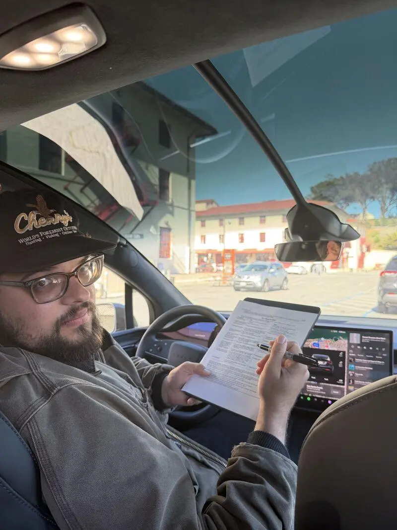 Я таксую для души
Парень из Сан-Франциско рассказал, что его водитель Uber по дороге упомянул, что делает стартап.
А потом попросил пассажира подписать NDA, прежде чем раскрыть идею | Сетка — социальная сеть от hh.ru