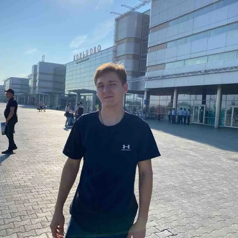 Артем Бурыкин