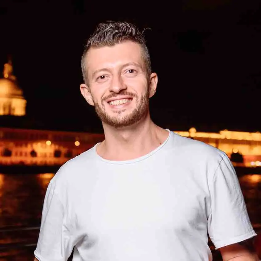 Роман Вахтангури | Сетка — социальная сеть от hh.ru