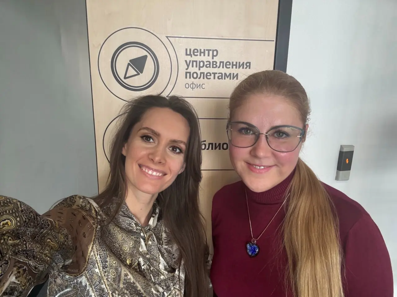 Неловкость, фальшь и визитки: анатомия делового знакомства | Сетка — социальная сеть от hh.ru