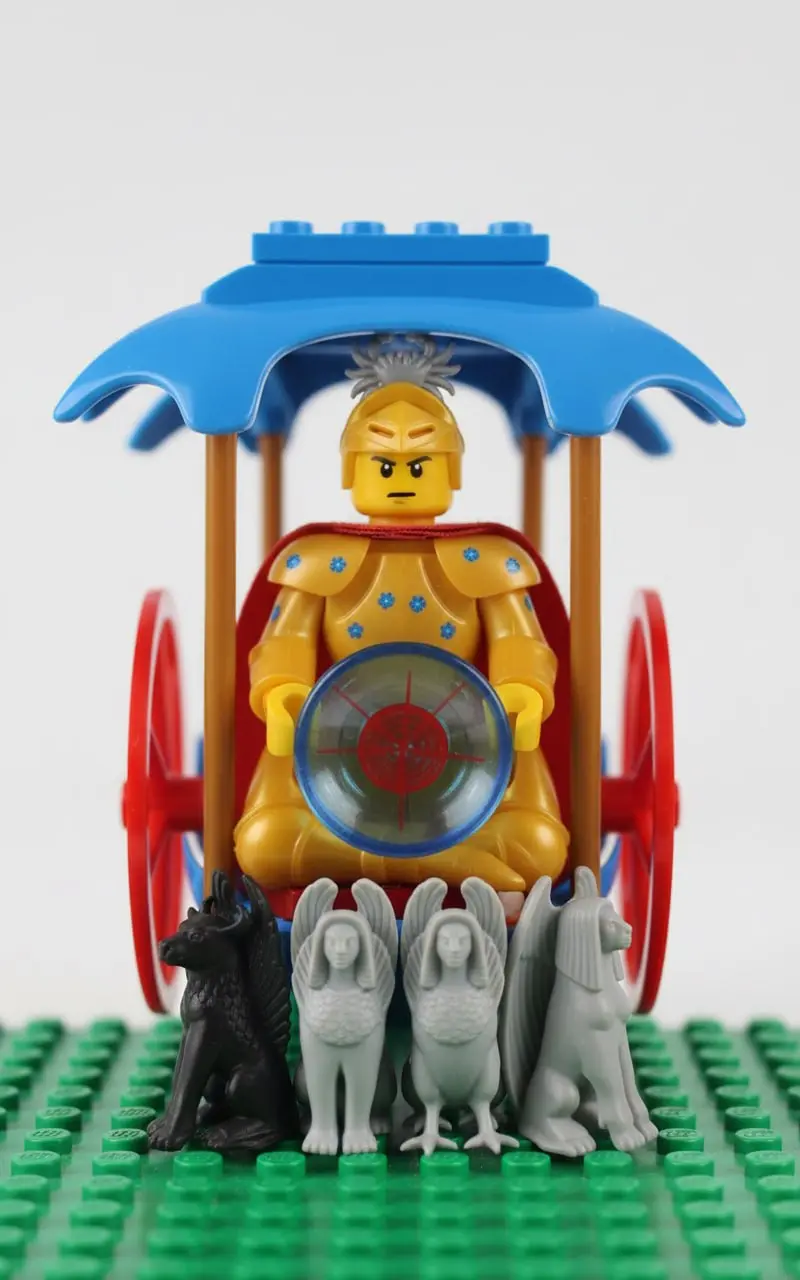 ❤️Коллаб LEGO и Таро Кроули, которого нам не хватает.
Кажется, фантазии на тему коллабораций начинают быть славной традицией. | Сетка — социальная сеть от hh.ru