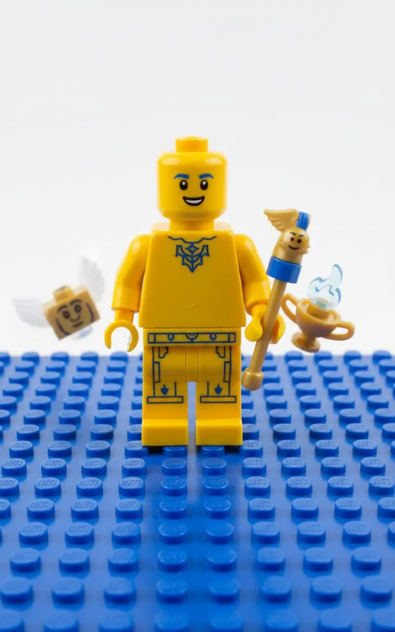 ❤️Коллаб LEGO и Таро Кроули, которого нам не хватает.
Кажется, фантазии на тему коллабораций начинают быть славной традицией. | Сетка — социальная сеть от hh.ru