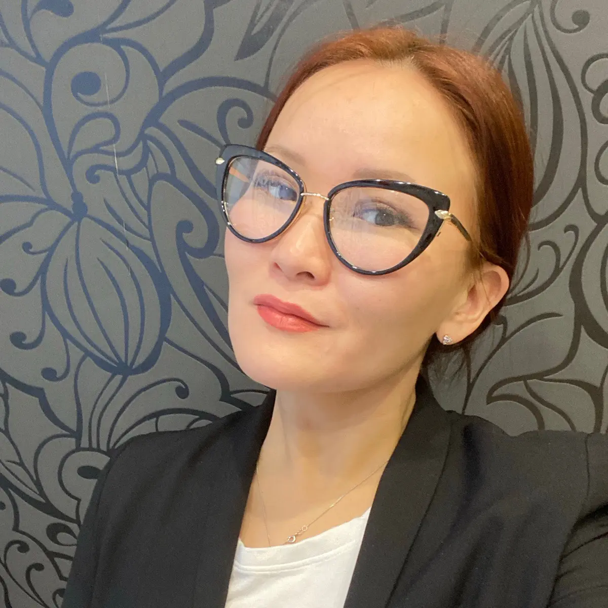 Лена Новгородова