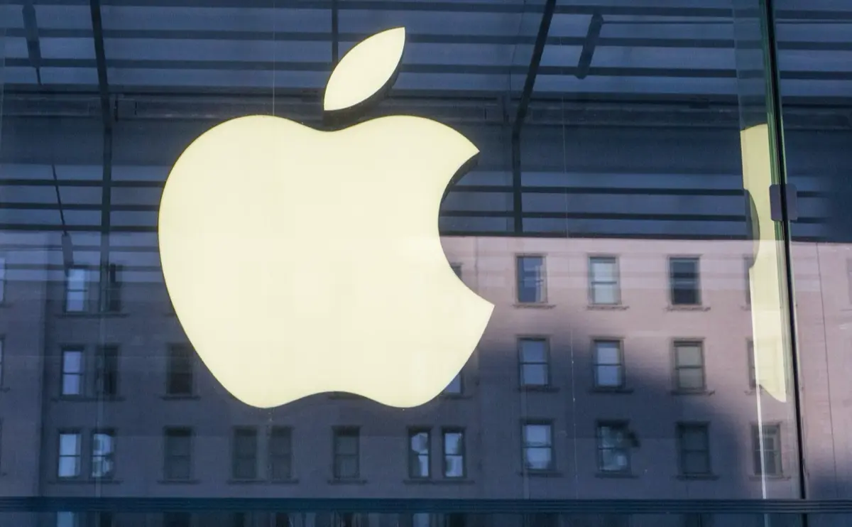 Apple готовит складной iPhone:
По данным Bloomberg, презентация всё ещё ожидается в сентябре, однако возможны задержки с поставками из-за технических сложностей | Сетка — социальная сеть от hh.ru
