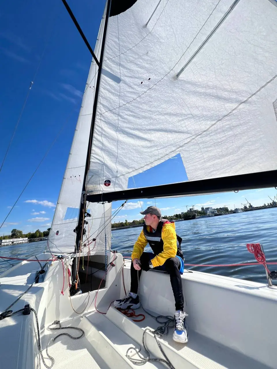 Ну что, поехали!⛵️ 🆙
2 мая я запускаю обучение «Ветер перемен» совместно с Яхтинг-Клубом «Сила Ветра» для команд, руководителей и департаментов как альтернатива обычному корпоративу с бестолковыми пья... | Сетка — социальная сеть от hh.ru