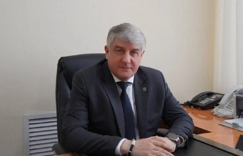 Мэр-рекордсмен нашёлся в Воронежской области. Его поймали на крупной взятке всего через неделю после назначения. Речь идёт о врио Нововоронежа Юрии Черенкове | Сетка — социальная сеть от hh.ru