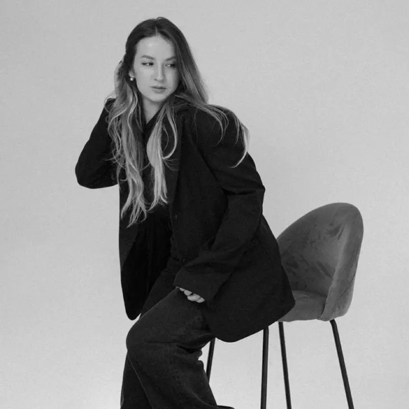 Яна Хмырова