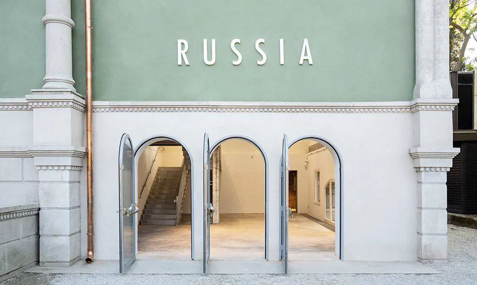 Недавно стало известно, что Россия вновь будет участвовать в одной из самых важных выставок современного искусства — ❗️61-я Венецианская биеннале❗️, которая откроется 9 мая 2026 года и будет работать ... | Сетка — социальная сеть от hh.ru