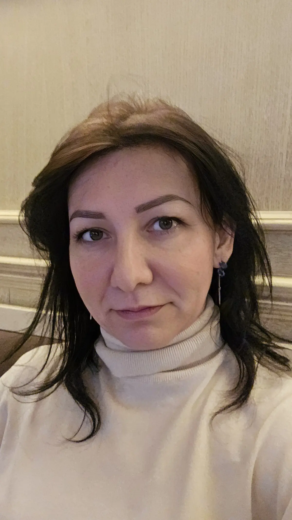 Сформулировала, что-то вроде лифтовой речи, но чуть пошире
Я многогранная и эзотеричная и стратегичная в одном флаконе | Сетка — социальная сеть от hh.ru