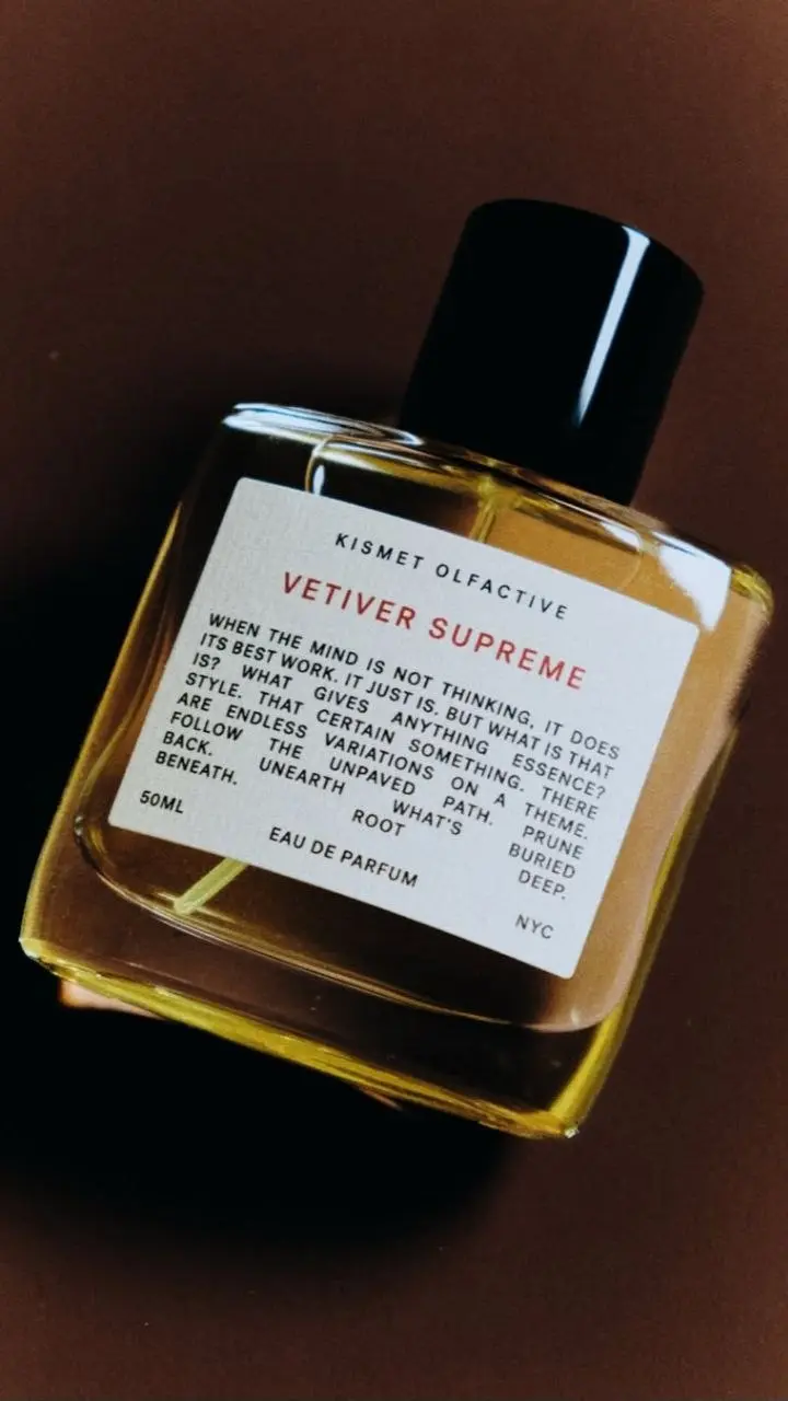 Нашла бренд, у которого каждый продукт рассказывает историю.
Kismet Olfactive — парфюмерная студия из Нью-Йорка, основанная Shabnam Tavakol | Сетка — социальная сеть от hh.ru