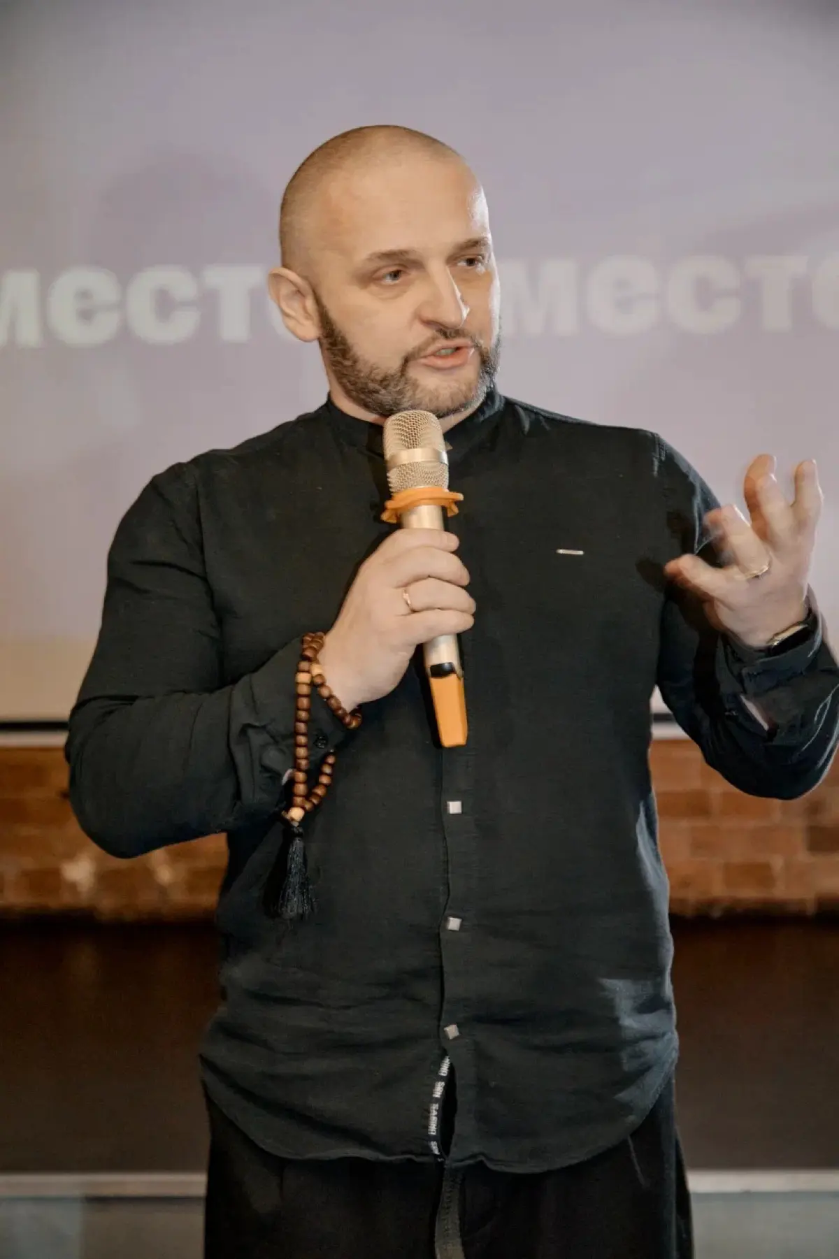 «Смерть до смерти»: трансформация идентичност
Считается, что кризис - это зона возможностей. Это так, но до определенного момента. Каждый следующий кризис «убивает» сильнее предыдущего | Сетка — социальная сеть от hh.ru