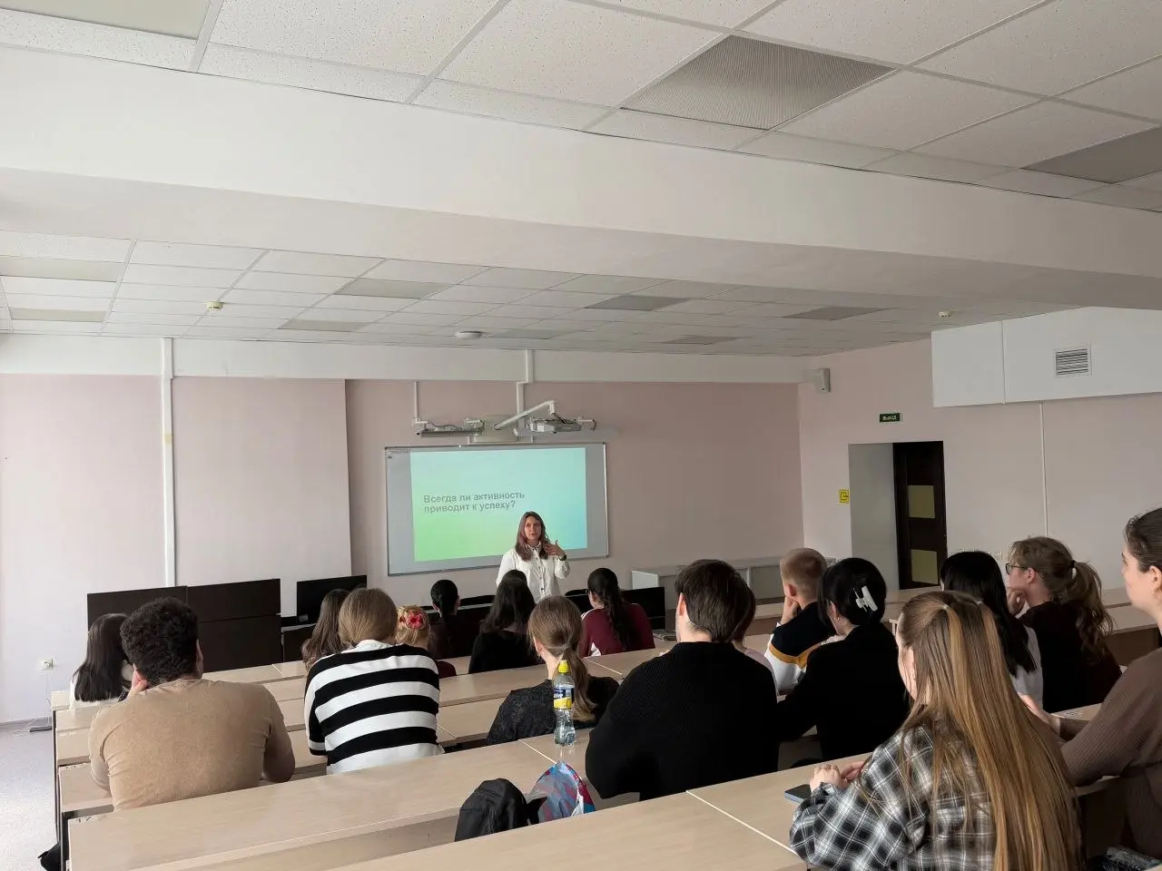 Вы же помните, что я люблю работу со студентами? Так вот, особая приятность моей работы в #СБЕР - это участие в Бизнес Школе от Сбера 🏦
Участники проекта - ребята, которые сами заявились в него 🔥 Это ... | Сетка — социальная сеть от hh.ru