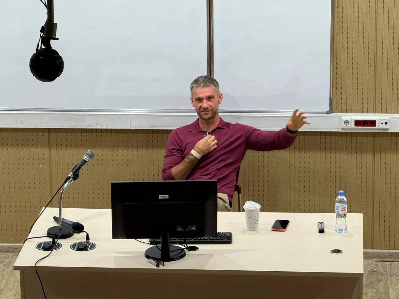 📕 Инсайты ведения бизнесов от Алексея Южакова
На прошлой неделе Клуб предпринимателей ФКН совместно с ПУЛ робототехники ФКН провел выступление Алексей Южаков — учредитель шести компаний, кандидат техн... | Сетка — социальная сеть от hh.ru