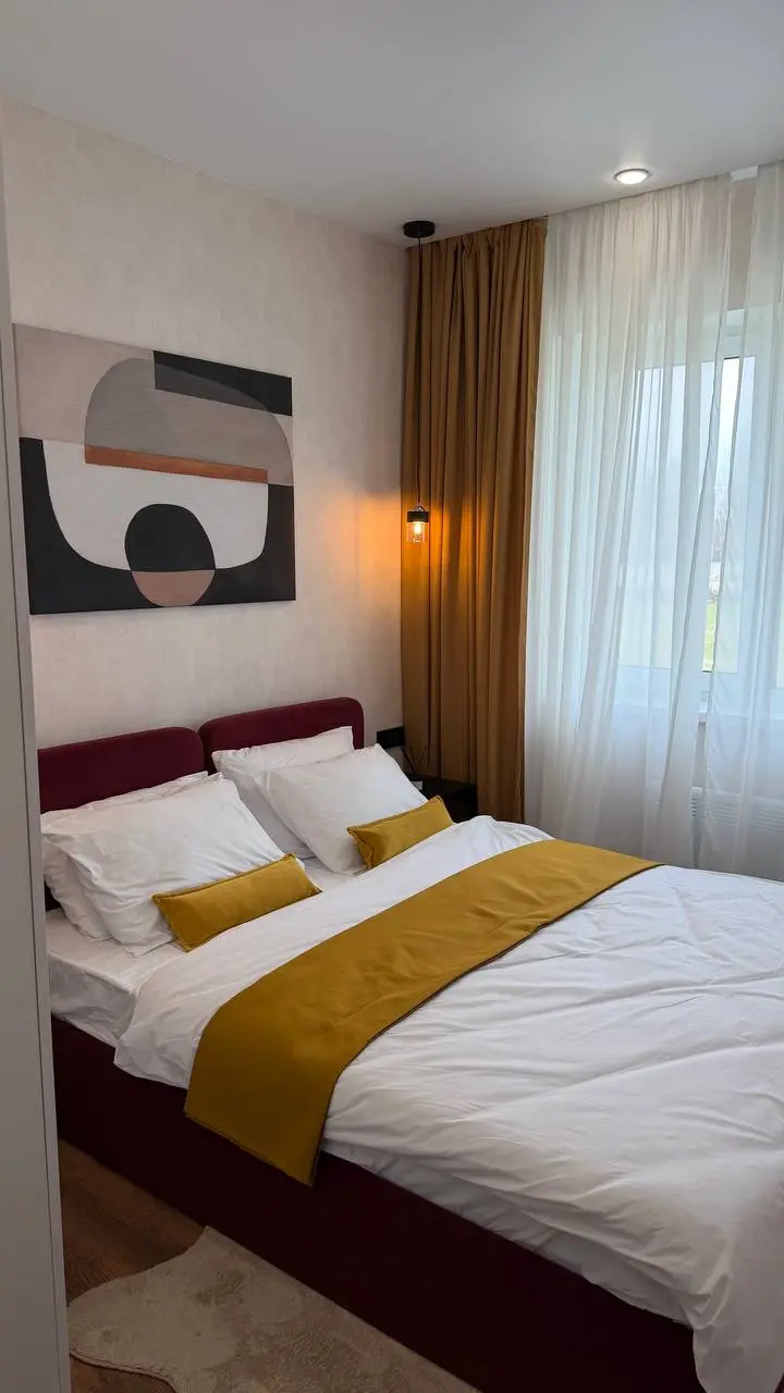 Мы были в шоуруме и посмотрели евродвушку 36,7 м² — ребята выжали максимум из пространства, выглядит очень грамотно)
Коротко про сам ЖК 👇🏻
— это полноценный квартал с инфраструктурой (школа, сады, каф... | Сетка — социальная сеть от hh.ru
