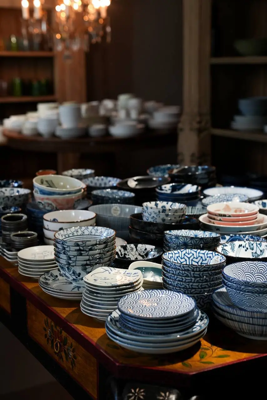 Tokyo Design Studio🇯🇵🍜
Основанная в 2007 году в Японии под руководством дизайнера Киоске Танаки, Tokyo Design Studio быстро завоевала признание за уникальный подход к созданию посуды | Сетка — социальная сеть от hh.ru