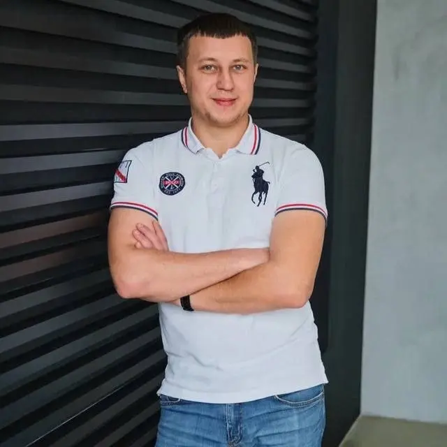 #участник Клуба директоров - IT-бизнесмен из Екатеринбурга
Мы представляем участников нашего закрытого клуба, сообщества избранных. Слово герою | Сетка — социальная сеть от hh.ru