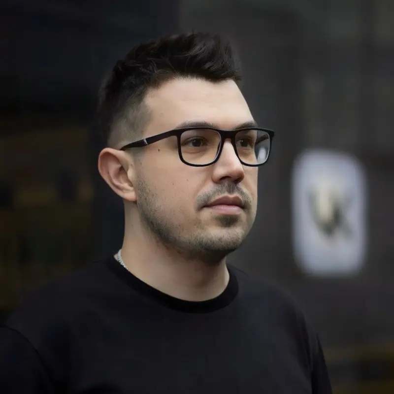 Антон Савинов