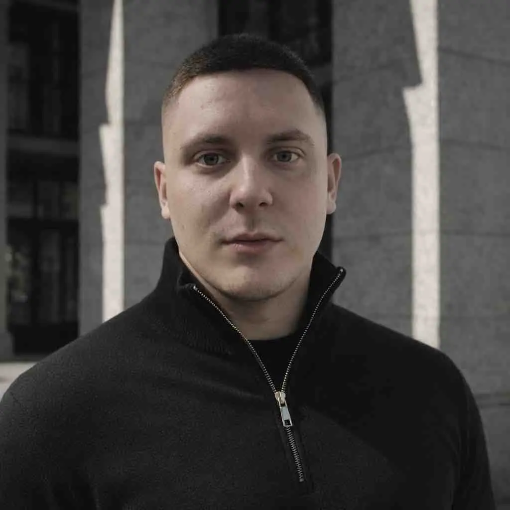 Роман Ленев