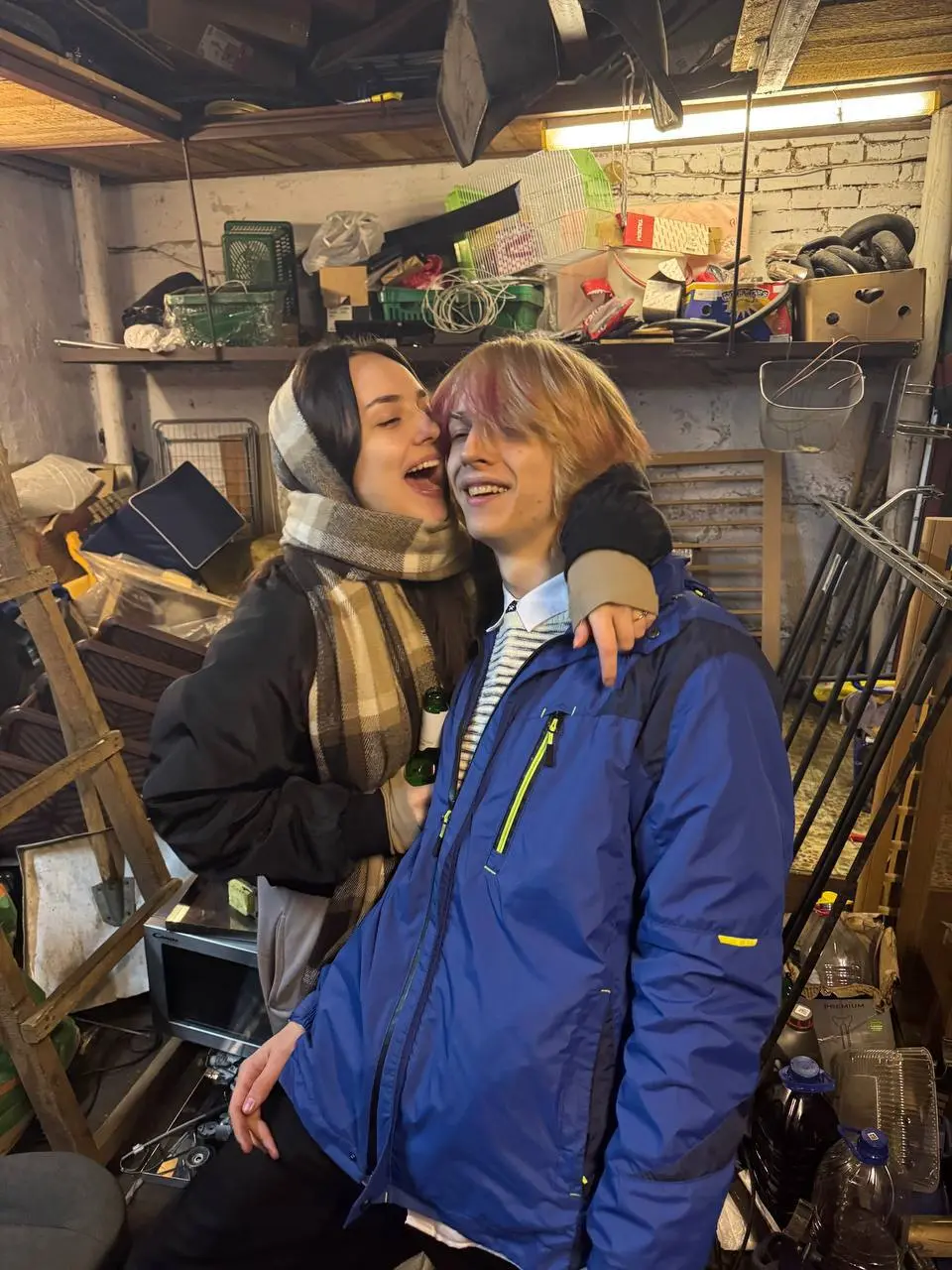 Мой братик ушел в армию 🥺
Проводы проходили в гараже, поэтому не обращайте внимание на фон 😂😂
Я хочу пожелать тебе легкой службы, не успеешь оглянуться и уже вернешься к нам домой 💕 Я всегда буду рядо... | Сетка — социальная сеть от hh.ru