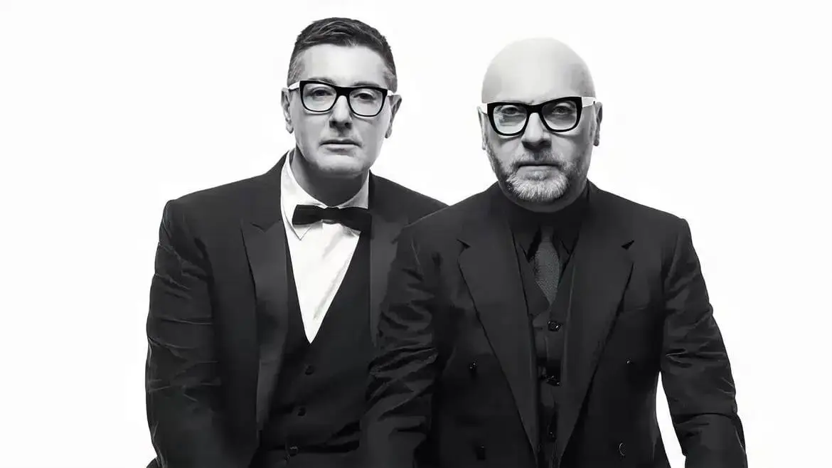 ⚡️Стефано Габбана покинул пост председателя Dolce & Gabbana и рассматривает варианты распоряжения своей долей в компании (около 40%). Об этом сообщает Bloomberg | Сетка — социальная сеть от hh.ru