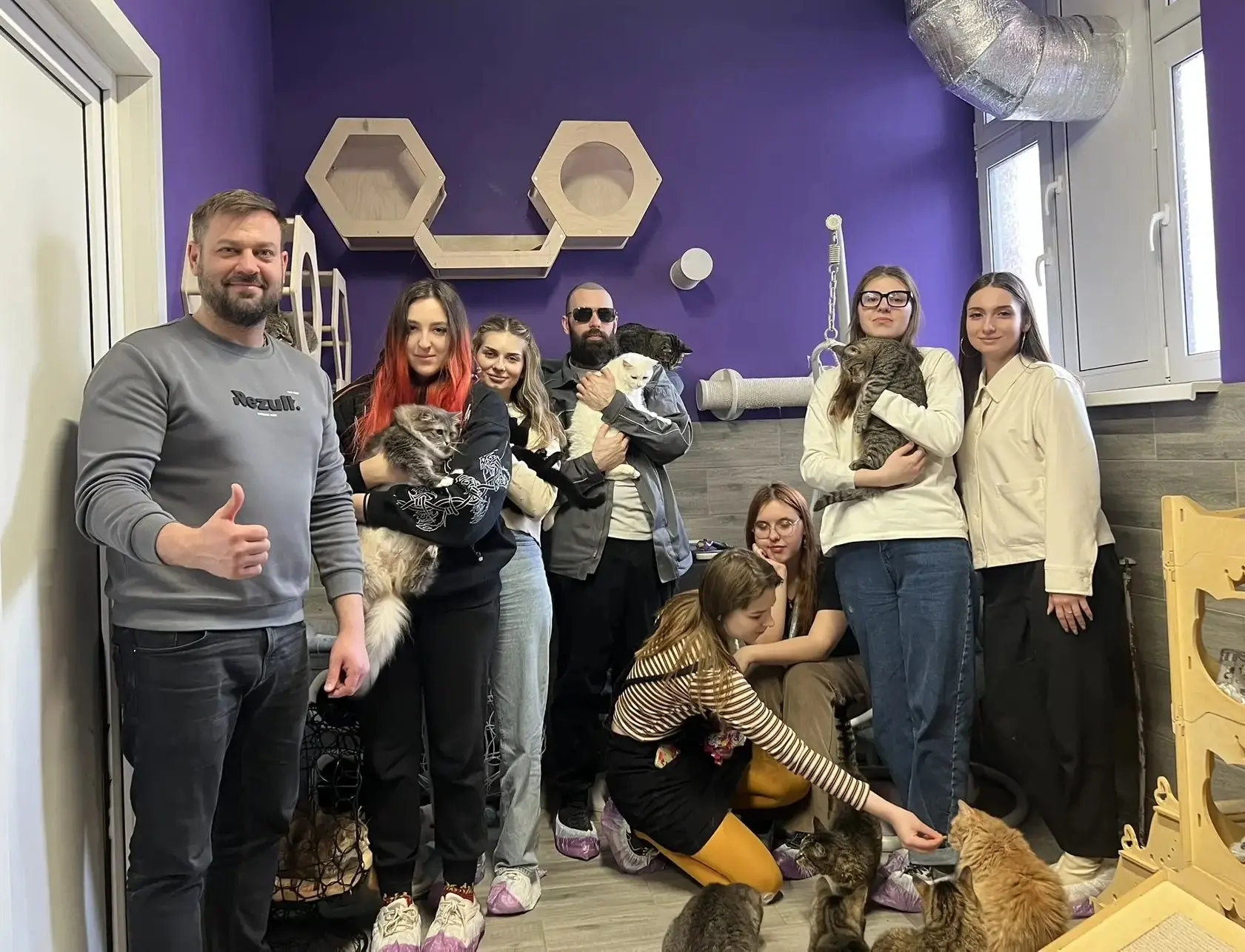 🐾 Иногда самые важные дела происходят вне рабочих задач — там, где нужны не профессиональные навыки, а обычное человеческое тепло | Сетка — социальная сеть от hh.ru