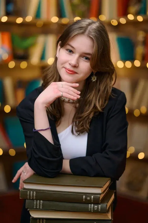 Оля Сидельникова