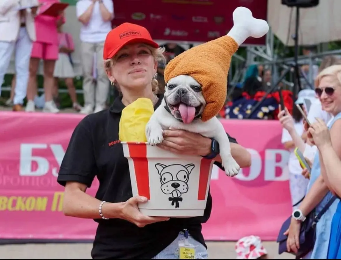 🐕 Парад французских бульдогов в милых и забавных костюмах пройдет в Воронцовском парке 26 апреля 12:00
Бульдоги в нарядных костюмах торжественно пройдут по красной дорожке под музыку | Сетка — социальная сеть от hh.ru