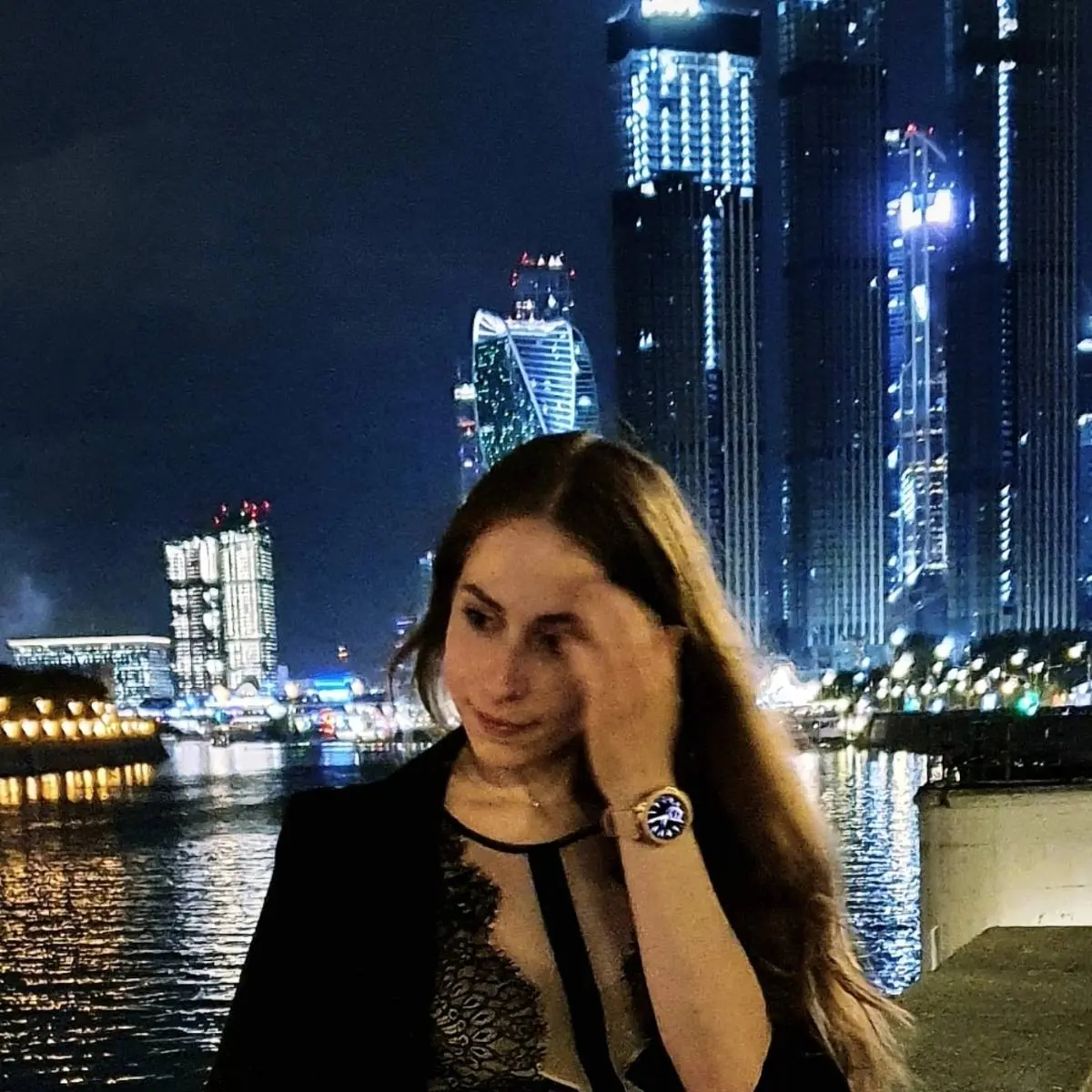 Анна Попова