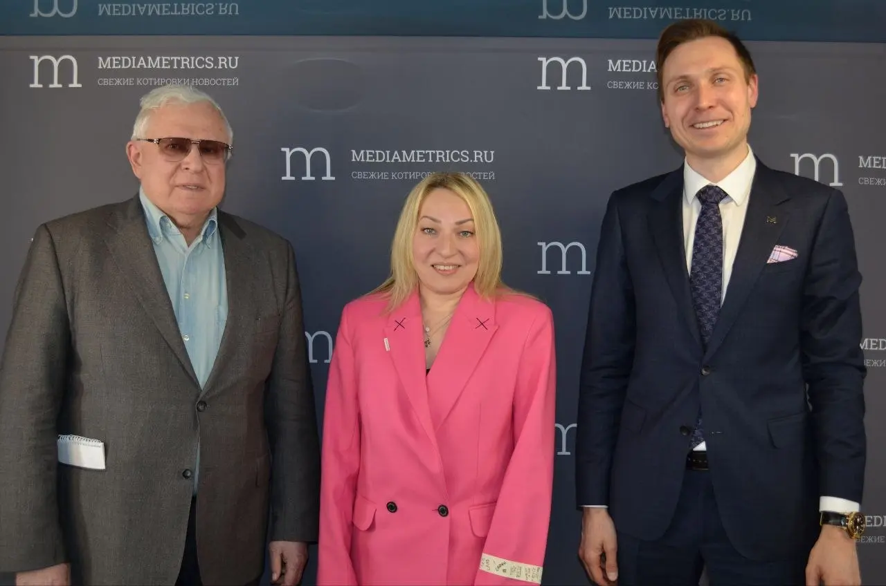 🎙 Первый эфир из цикла «ИИ — будущее сегодня»: о чём говорили
На радио «Медиаметрикс» стартовала серия прямых эфиров, посвящённых III Международному форуму «ИИ — будущее сегодня» | Сетка — социальная сеть от hh.ru