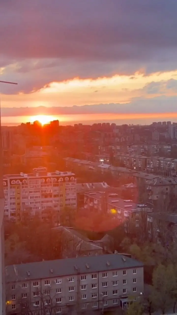 Добрый вечер!
Завтра в Донецке на 1℃ теплее
Прогнозируется от 0℃ до +11℃
☁ Сплошная облачность
• 00:00: 🌙️ +2℃ 🌀 45 ☂️ 4%
• 03:00: 🌙️ +1℃ 🌀 51 ☂️ 2%
• 06:00: ☀️️ 0℃ 🌀 66 ☂️ 2%
• 09:00: ☀️️ +6℃ 🌀 57 ☂️... | Сетка — социальная сеть от hh.ru