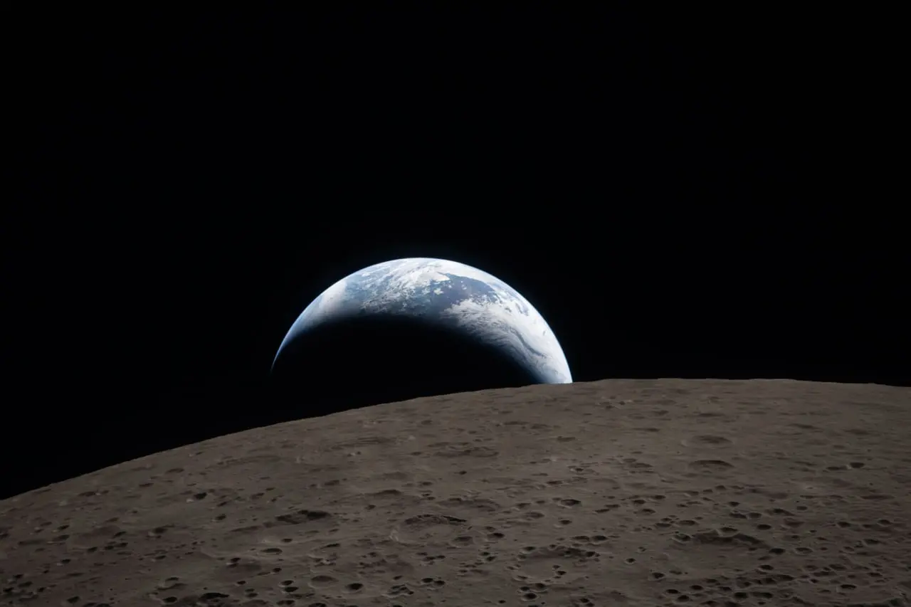 Конечно, невозможно остаться равнодушным к фотографиям из миссии 🌍🌑
Особенно к Earthset — моменту, когда Земля будто уходит за горизонт Луны | Сетка — социальная сеть от hh.ru