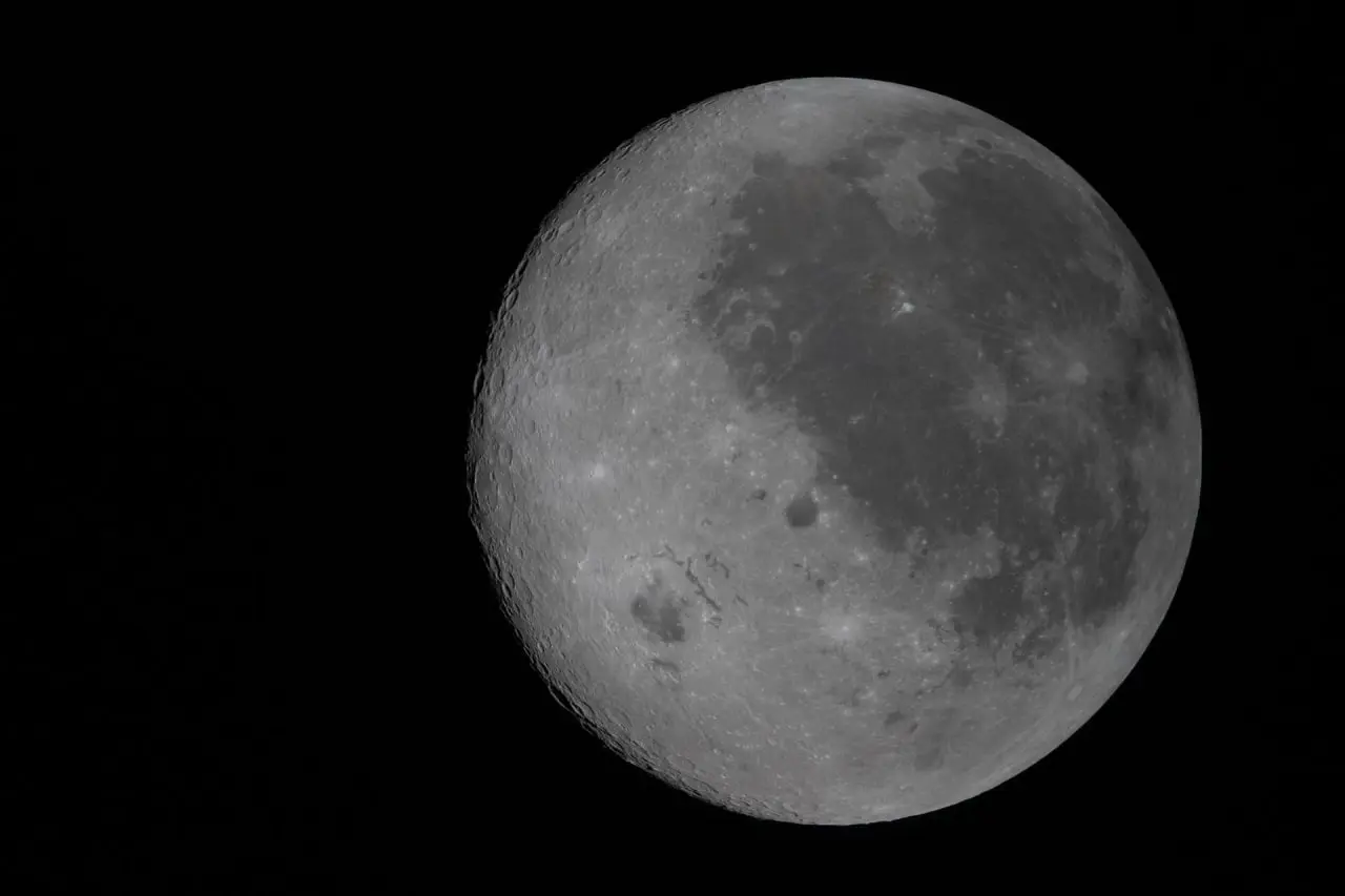 Конечно, невозможно остаться равнодушным к фотографиям из миссии 🌍🌑
Особенно к Earthset — моменту, когда Земля будто уходит за горизонт Луны | Сетка — социальная сеть от hh.ru
