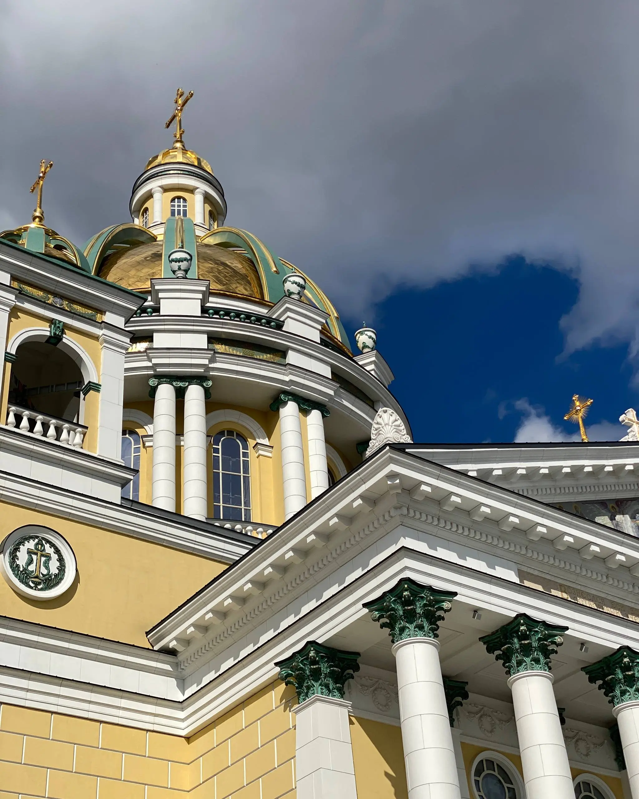 Христос Воскресе! 🕊️
Светлая Пасха — праздник, который объединяет нас на самом глубоком уровне: через веру, любовь к ближнему и уважение к традиции.
Желаю мира, добра, здоровья и света в душе | Сетка — социальная сеть от hh.ru