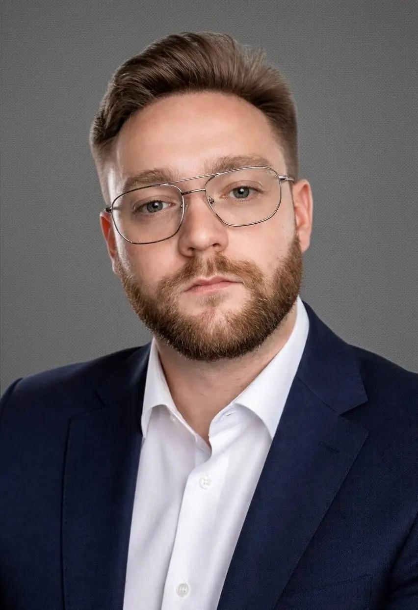 Никита Максаков